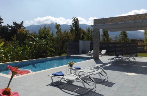 Zipari House | Xenos Villa 1 With Private Swimming Pool, Near The Sea