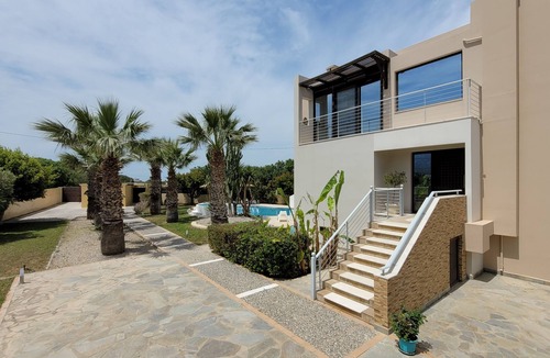 Zipari Villa | Xenos Villa 2 With 5 Bedrooms Private Swimming Pool, Near the sea