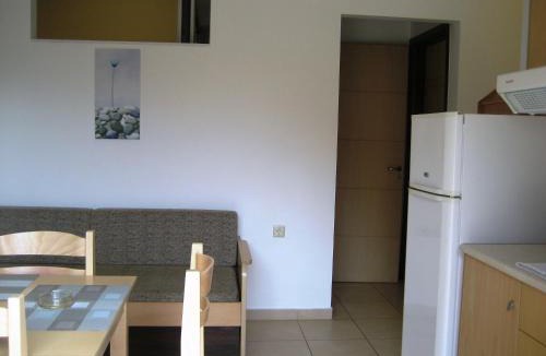 Palaiochora Apartment | Yiorgos Studios