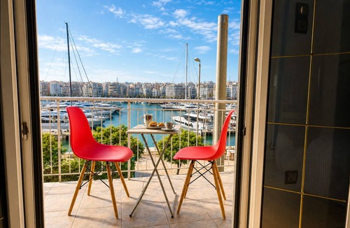 Pasalimani House | Your Stunning 2Bdrm, 2BA with Seaview in Pireaus