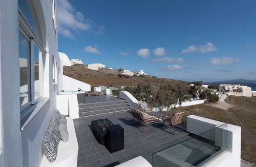 Akrotiri Villa | Zen Villas