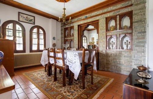 Grevena Villa | Zenios Dionysos - Traditional villa