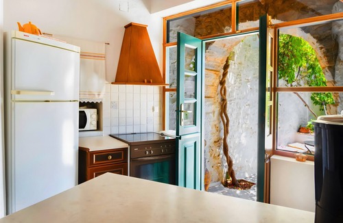 Naxos House | Zeus House Country Home with Mountain View, 2 Private Terraces & Wi-Fi