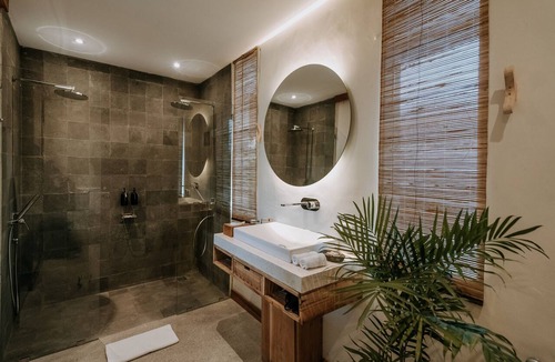 Batu Bolong Hotel | ZIN Canggu Resort & Villas