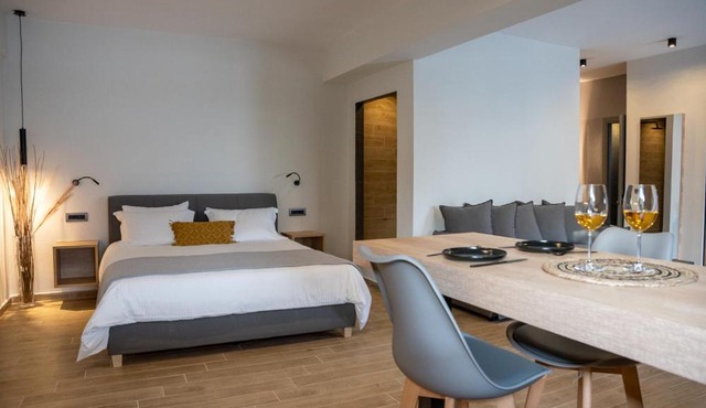 Τzegia Suites