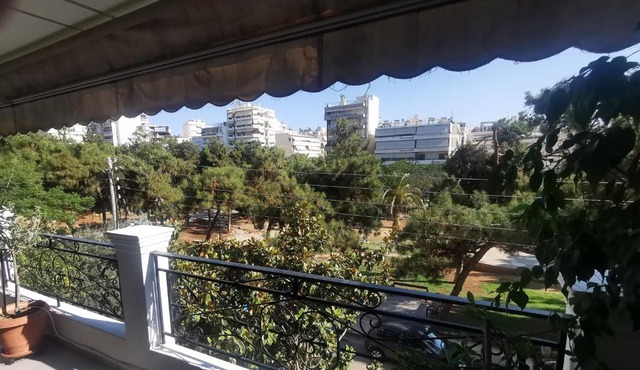 128 m² spacious park view apartment