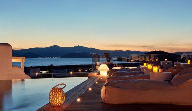 18 Grapes Hotel
