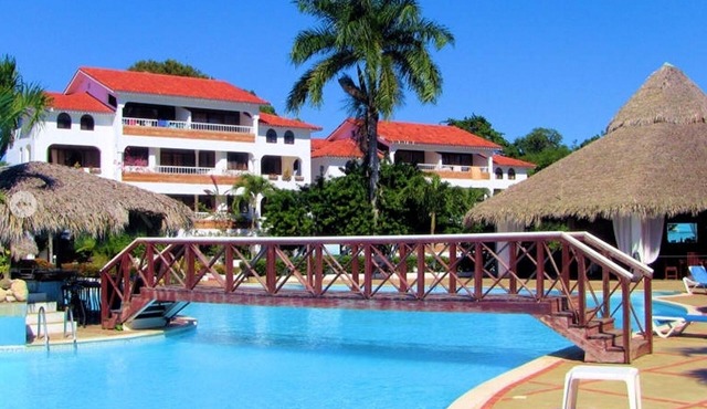 1BD condo in countryside resort with pool/Wi-Fi/TV/parking/AC