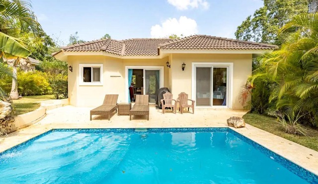 2 Bed 2 Bath Villa with Jacuzzi, High Speed Wi-Fi