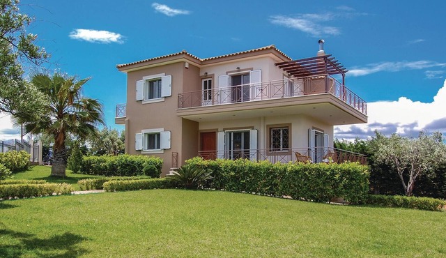2 bedroom cozy home in Livanates