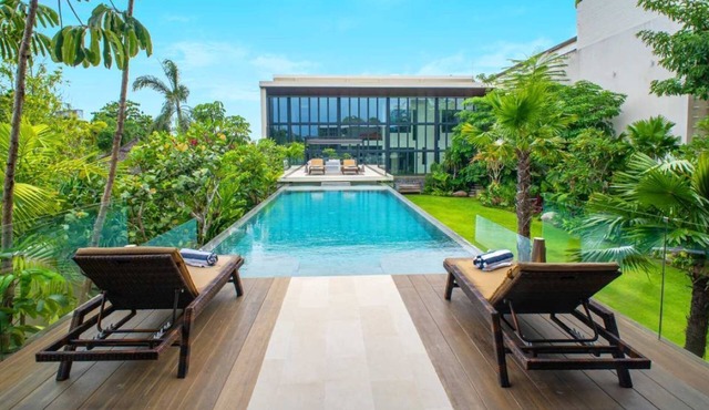 20% Off! Brand New Villa Seminyak Bali, 360° 15m Infinity Pool, Sauna