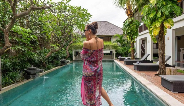 25% Off! Luxury 12bed Villa 2 mins to the beach, Finns, 4 free bikes, Canggu