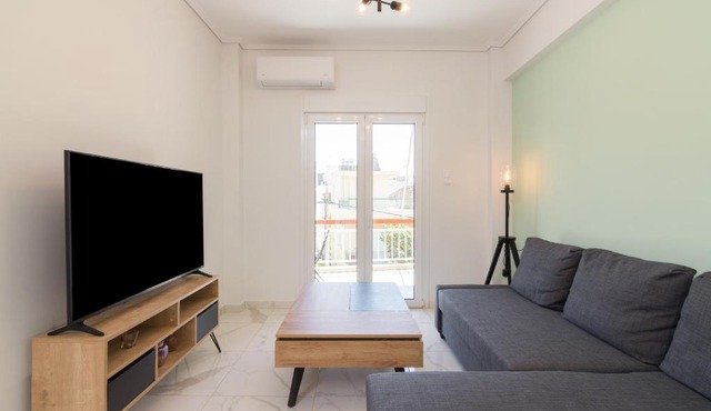 2Bdrm Bright Apartment in Dafni
