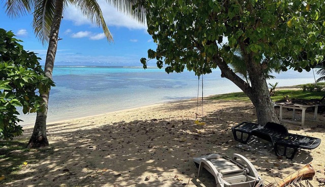 3BR Beachfront Villa Steps from the Lagoon