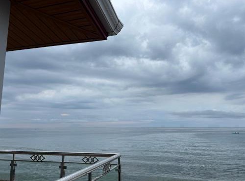3BR Oceanfront Vacation House in Lila, Bohol