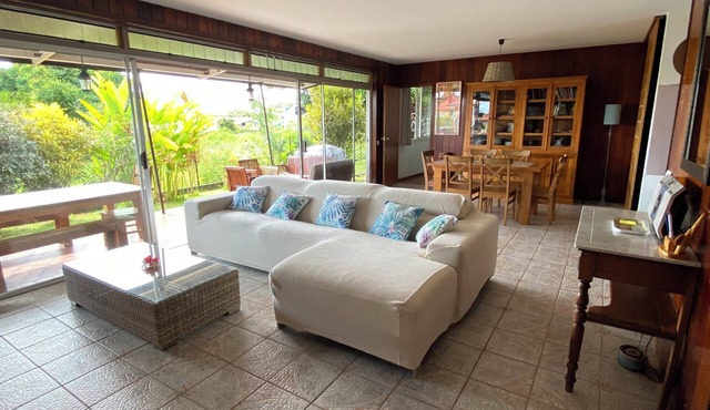 4-bedroom Tahitian Villa in Punaauia