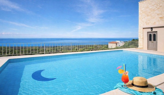 5-Bedroom Villa with Pool – Sleeps 11!