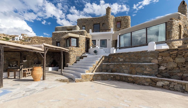⋆ 5BR Oceanside View Near Lighthouse- Pharos VM ⋆