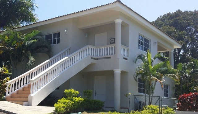 8BD guest-friendly complex with pool and sports courts, near everything in Sosua