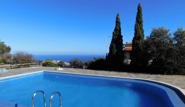 A 3 bedroom villa w/ pool, sea views, privacy, & walk to tavernas & minimarkets