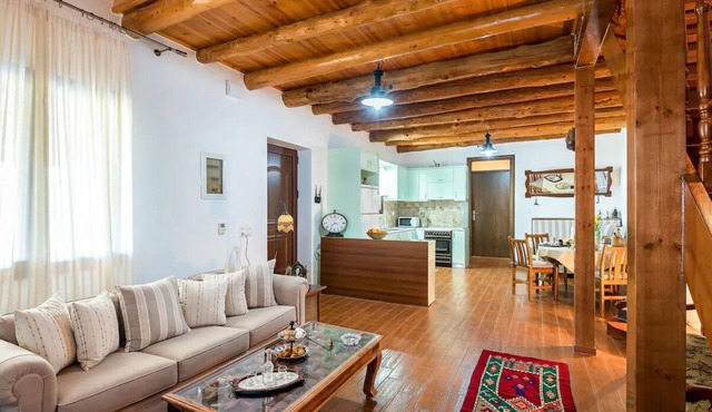 A cottage perfect for quiet vacation, inside the nature and close to Samaria.