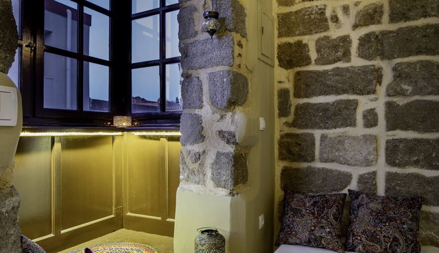 A33 Rhodes Old Town House