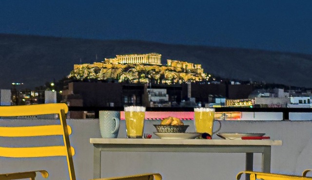 Acropolis Magical View Suite, Metro Kerameikos