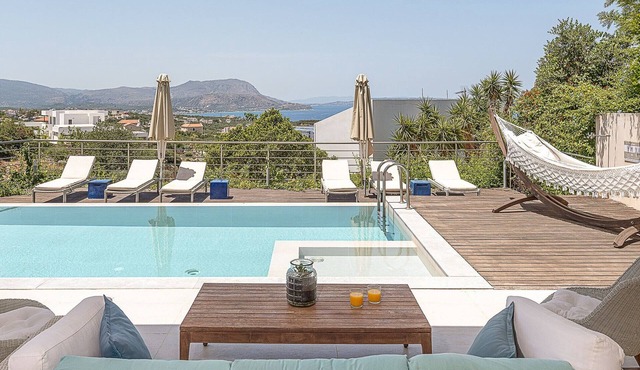 Adeste Seaview Villa III-Pool, Hot Tub,900m to sea