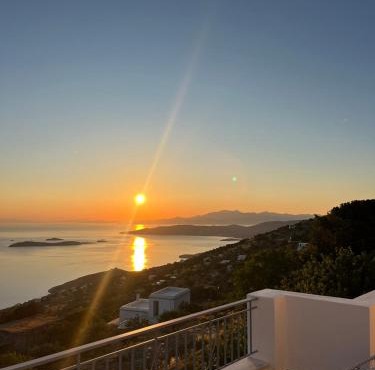Aegean Mirror, Andros