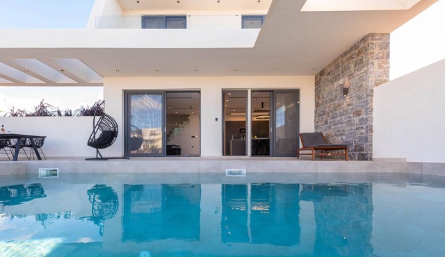 Aethra Deluxe Villa with pool, 700m from Beach