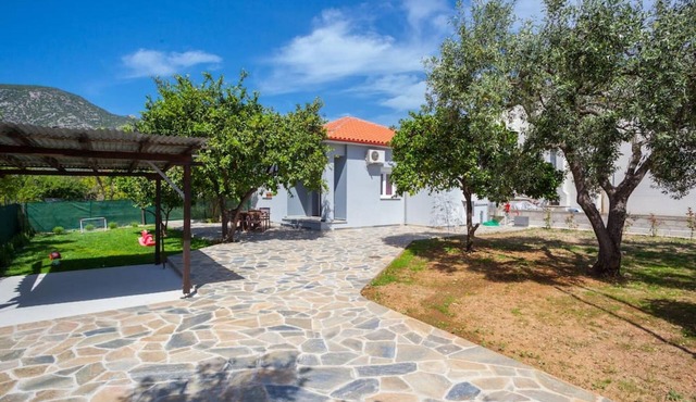 Aethra House in Agria Volou
