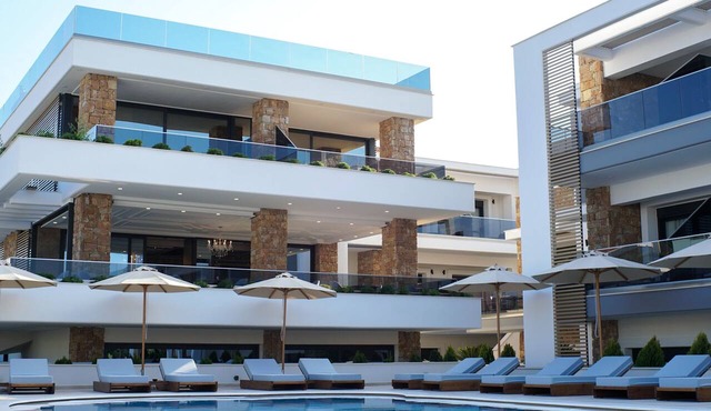 Agnes Deluxe Hotel