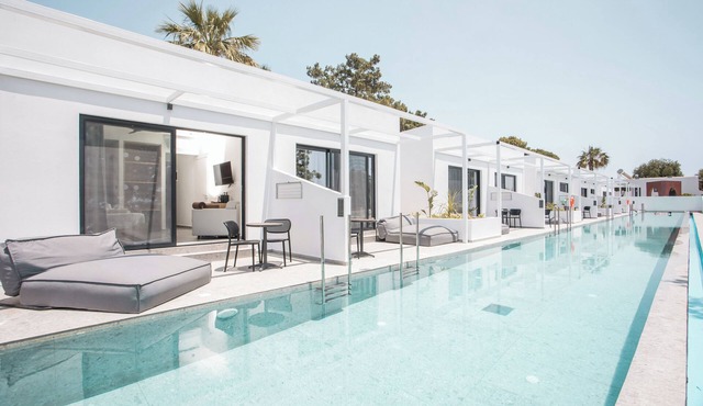Aiora Aqua Resort