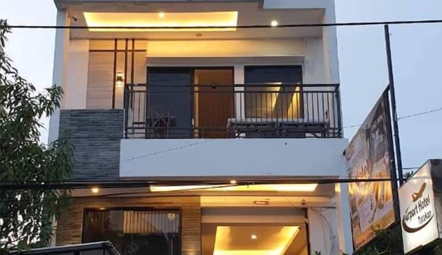 AIRPORT HOTEL
