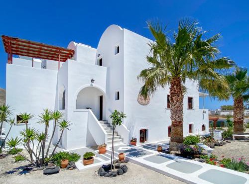 Almyra Villa in Perissa