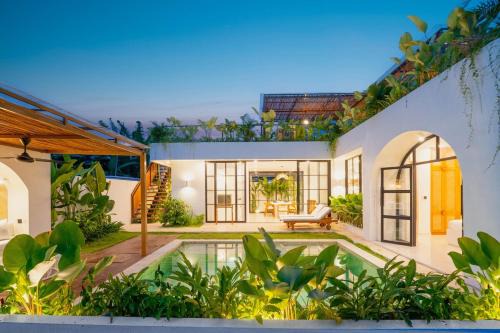 Amari Villa Modern 2BR Pool & Rooftop Sauna in Ubud