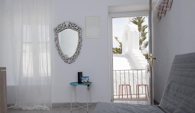 AnemomylosRooms ,unique-city center 1 bd apartment