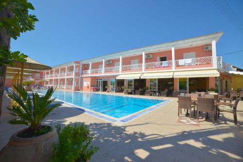 Angelina Hotel & Apartments