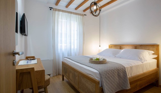 Angestrale Wood-Cosy Apartment in the city center