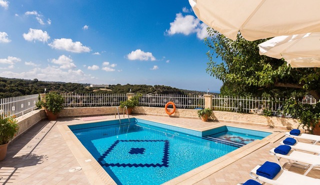 Antigoni Villa, Spacious Nature Retreat with Pool
