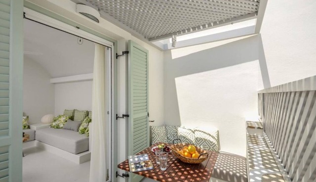 Antony Suites Deluxe Suite