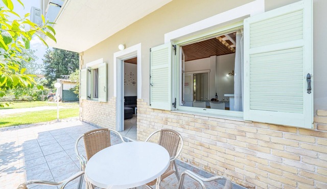 Apartment 'Alexandros Two Bedroom 4' with Shared Pool, Wi-Fi and Air Conditioning
