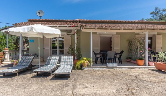 Apartment 'Amalia Ena' with Mountain View, Wi-Fi and Air Conditioning