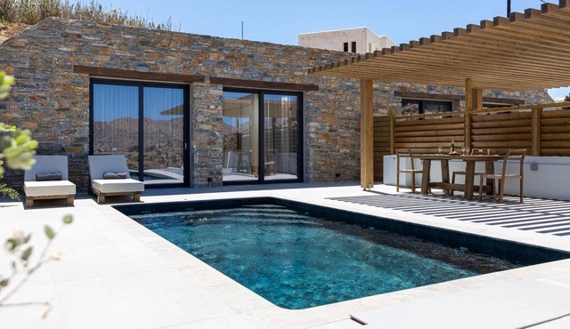 Apartment 'Bonsai Luxury Two-Bedroom House' with Mountain View, Wi-Fi and Air Conditioning