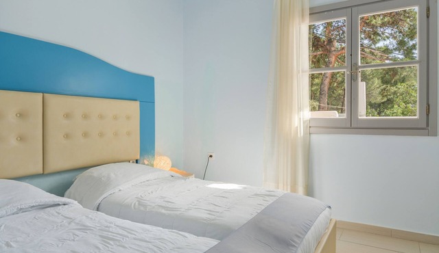 Apartment 'Ermis Side Sea View' with Shared Garden, Wi-Fi and Air Conditioning