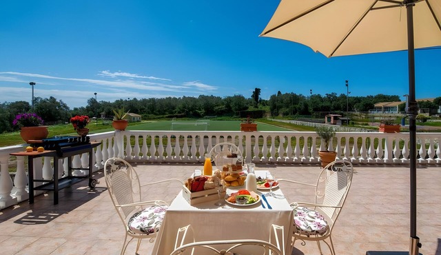 Apartment 'Maestro 2' with Balcony, Wi-Fi and Air Conditioning