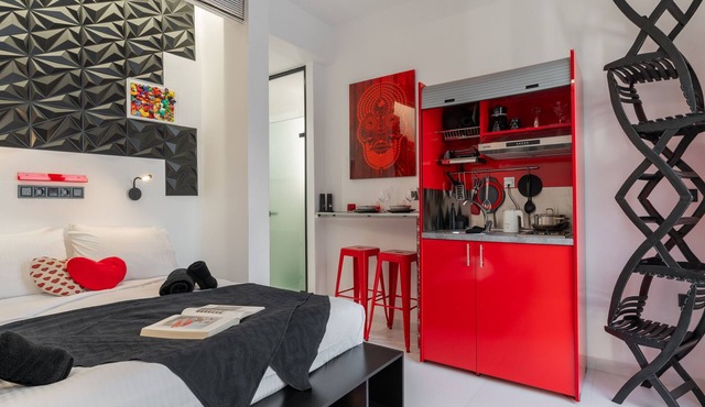 Apartment 'Pop Loft Gallery' with Sea View, Wi-Fi and Air Conditioning