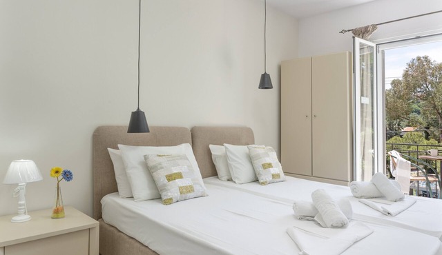 Apartment 'Studio No 11' with Shared Pool, Wi-Fi and Air Conditioning