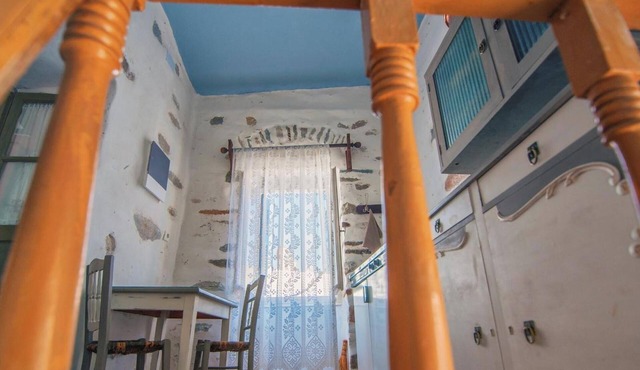 Apartment 'The Balcony Of Bougainvillea' with Sea View, Wi-Fi and Air Conditioning