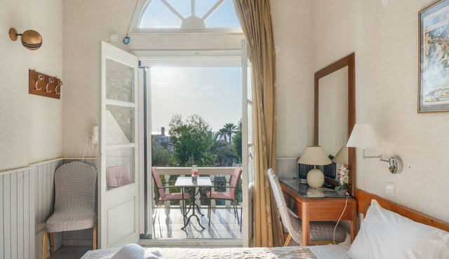 Apartment 'Two-Bedroom No 2' with Sea View, Wi-Fi and Air Conditioning